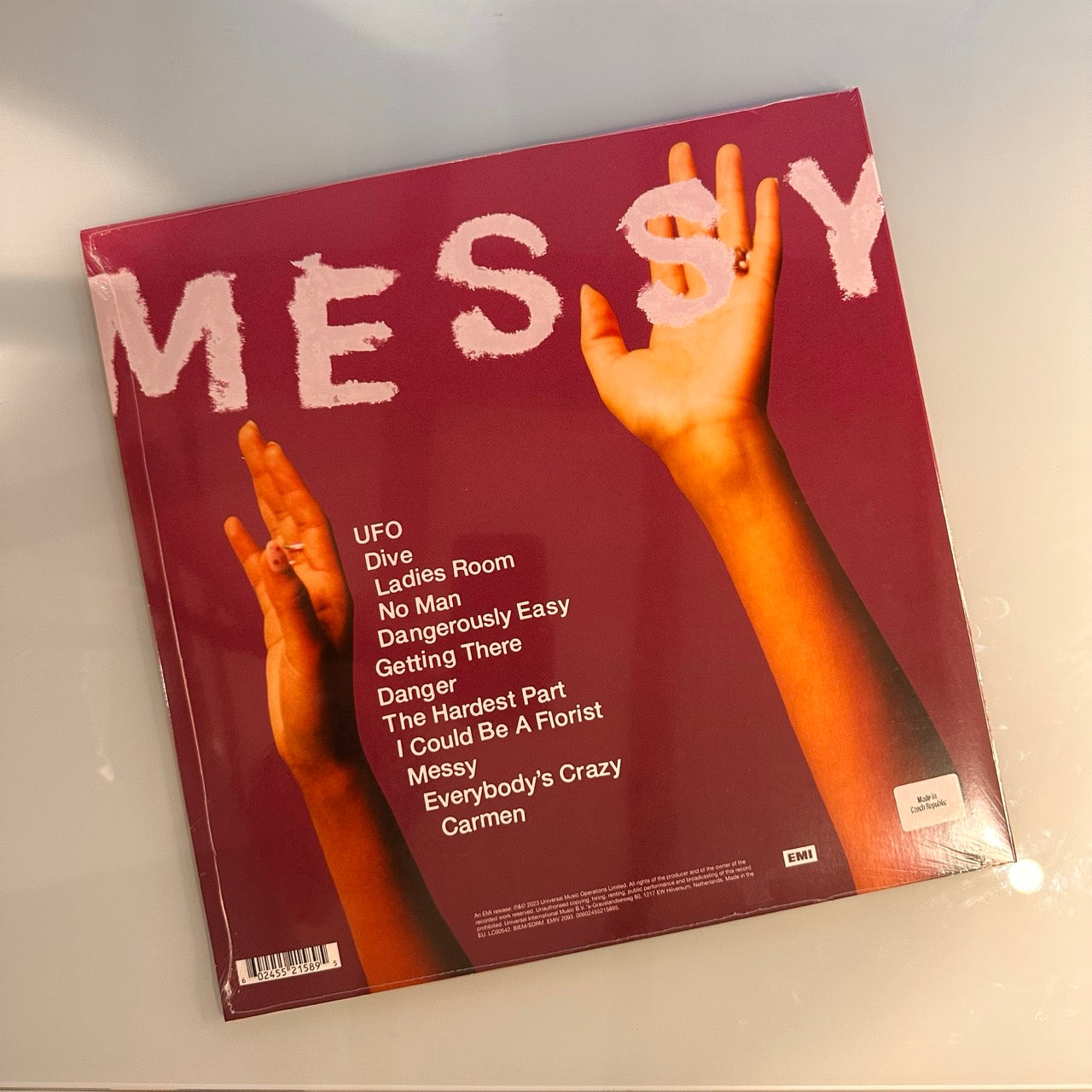 olivia dean messy record back