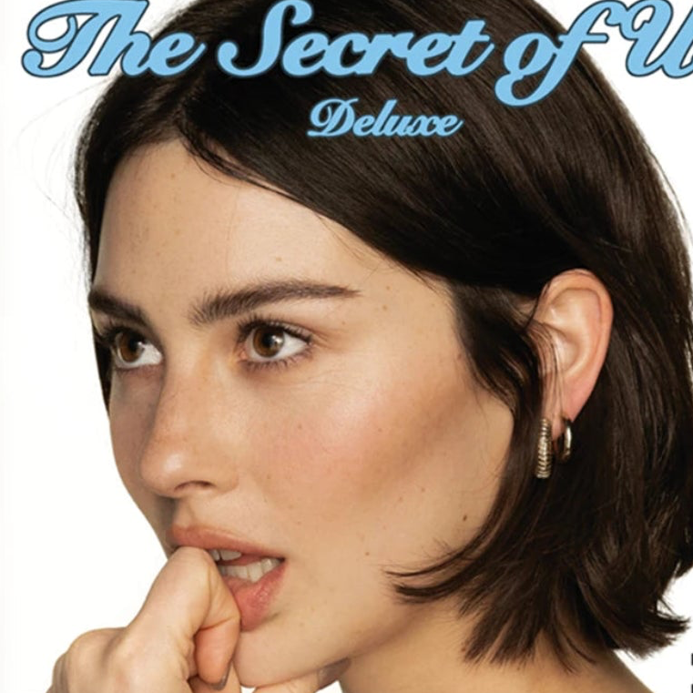 Gracie Abrams - The Secret Of Us, Deluxe, 2xlp Moonlight Coloured Vinyl cover detail