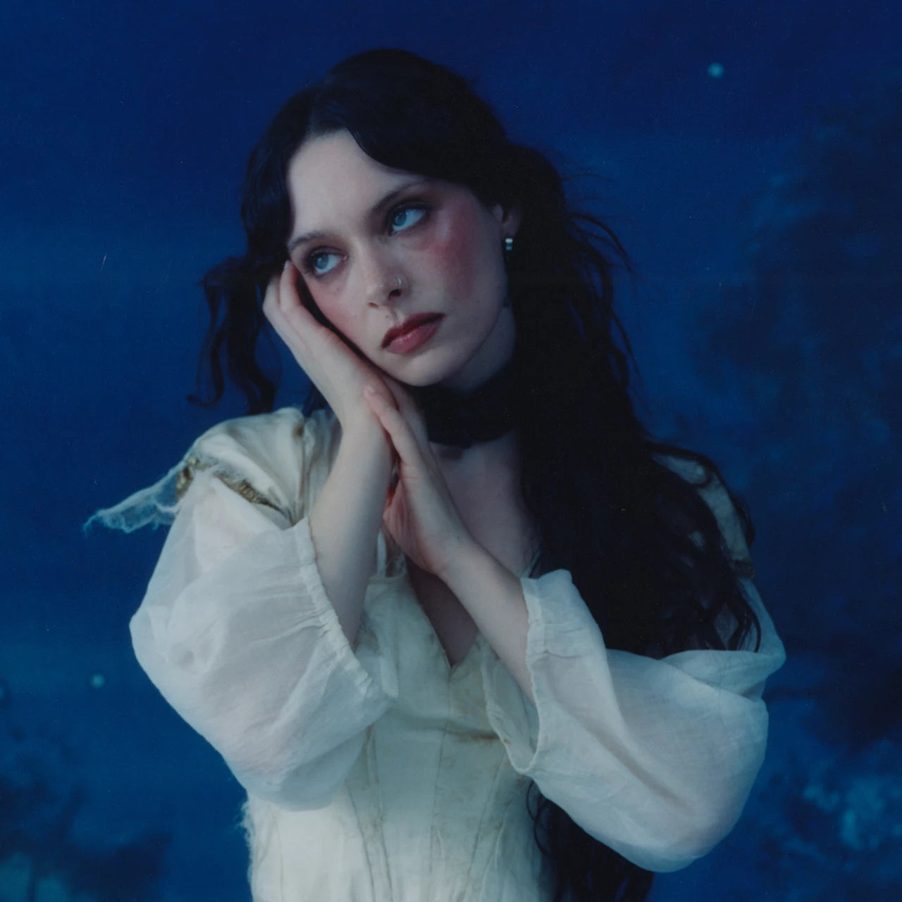 Holly Humberstone - Cruel World, indies Exclusive, Pearl White Vinyl cover