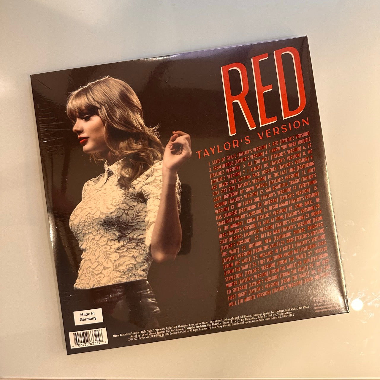 taylor swift red TV back cover